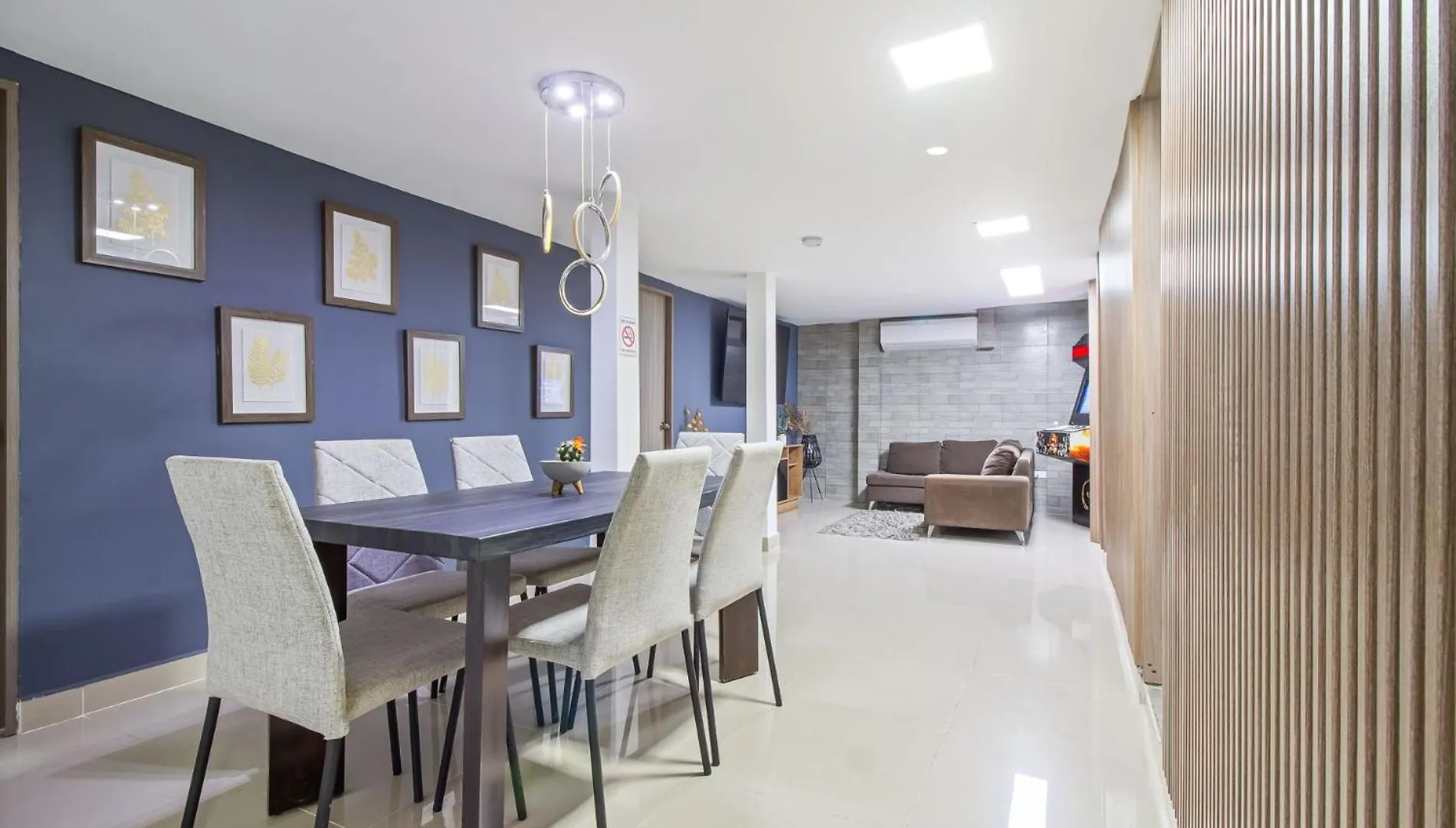 Apartmán 6 Bedroom Apart, With Arcade Machine, One Block From Lleras Park Medellín