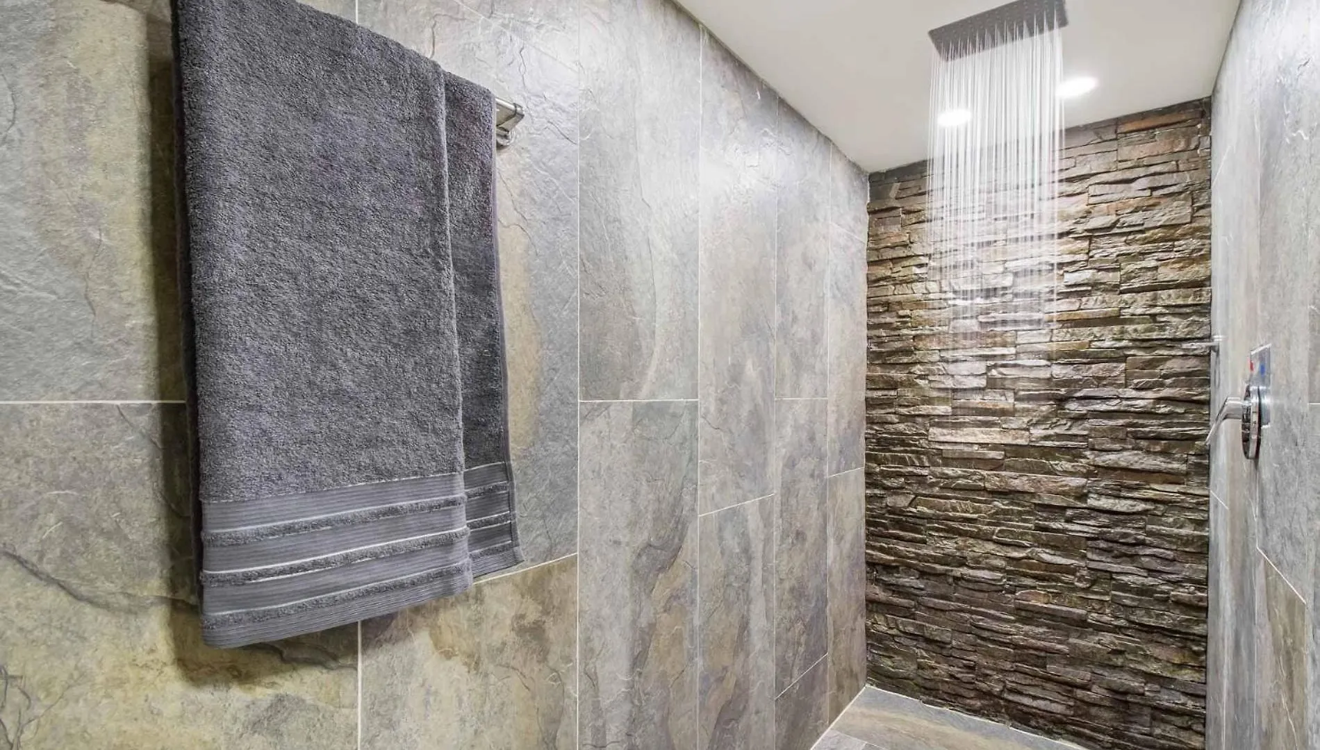 6 Bedroom Apart, With Arcade Machine, One Block From Lleras Park Medellín 0*,  Kolumbie